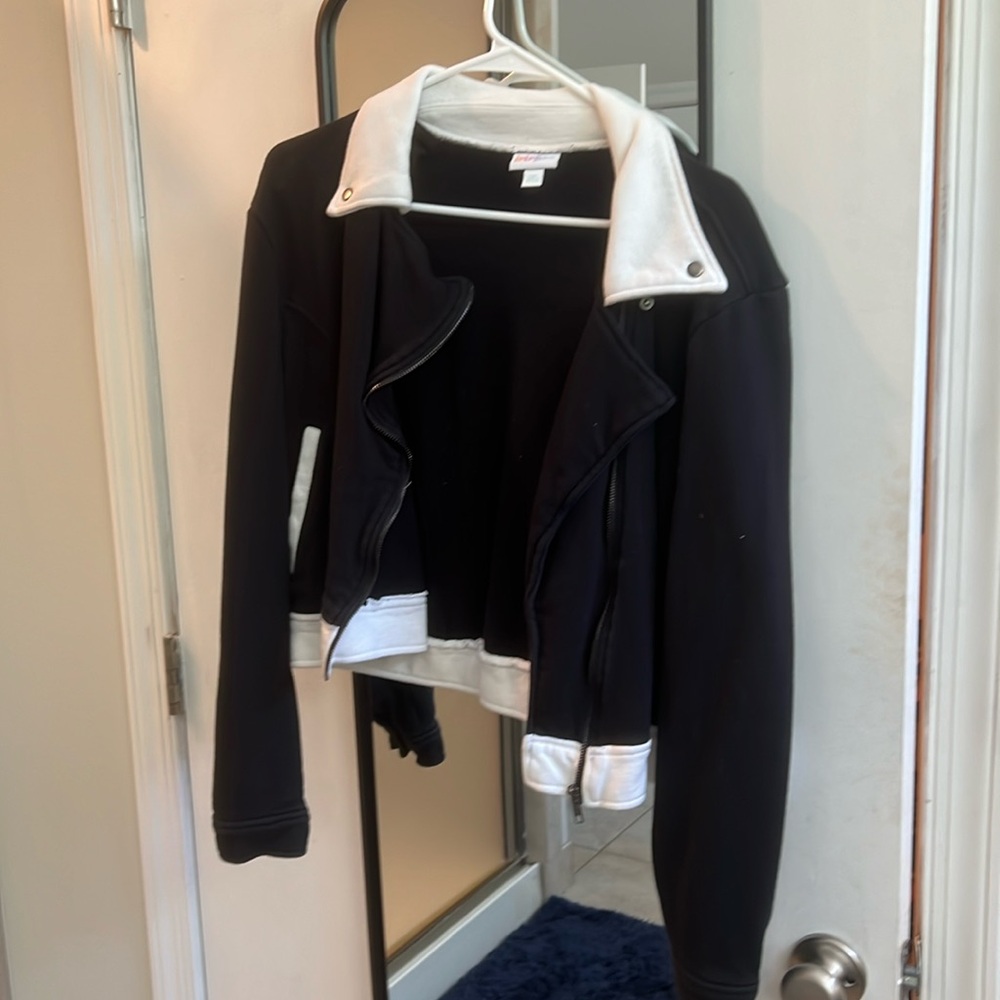 LuLaRoe 2X black and white jacket w zipper